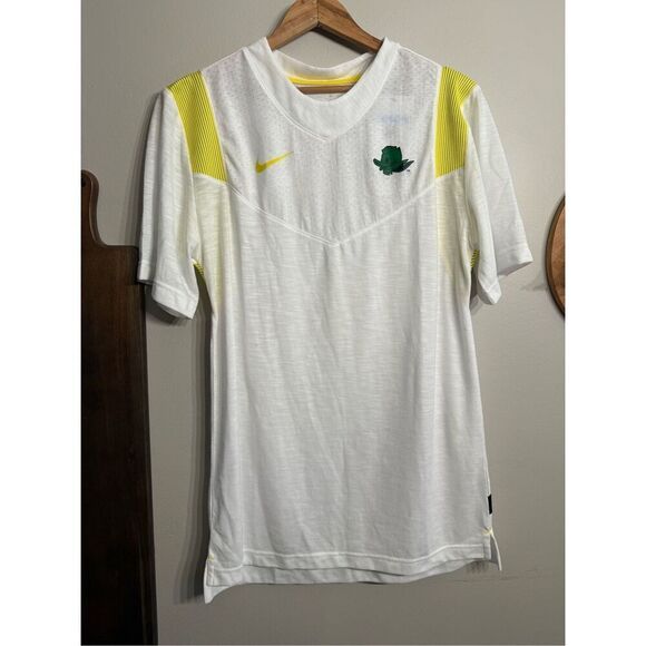 Nike White Yellow Dri-Fit Activewear Mesh Performance T-Shirt Size Medium NWT - Picture 1 of 5